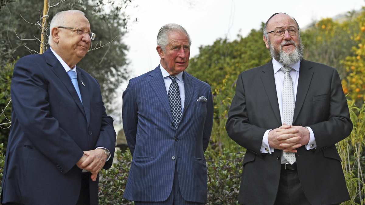 Britain's Prince Charles (C) meets with Israel President Reuven Rivlin (L) and Chief Rabbi Ephraim Mirvis at his official residence in Jerusalem on Jan. 23, 2020. (Victoria Jones/Pool via AP)