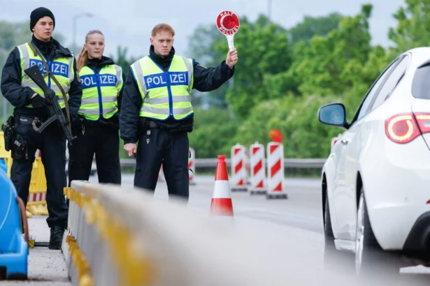 German federal police control vehicles coming into Germany from Austria at the border control station Kiefersfelden, southern Germany, on May 9, 2025. (Michaela Stache/ AFP)