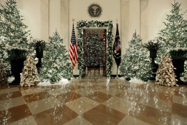  white-house-decoration-2019-grand-foyer